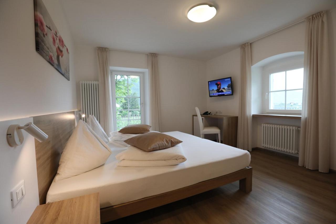 Hotel Stampfer B&B Laives Exteriör bild